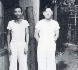 右：秋山一雄　左：秋山慶一郎　撮影：露木昶　昭和34年